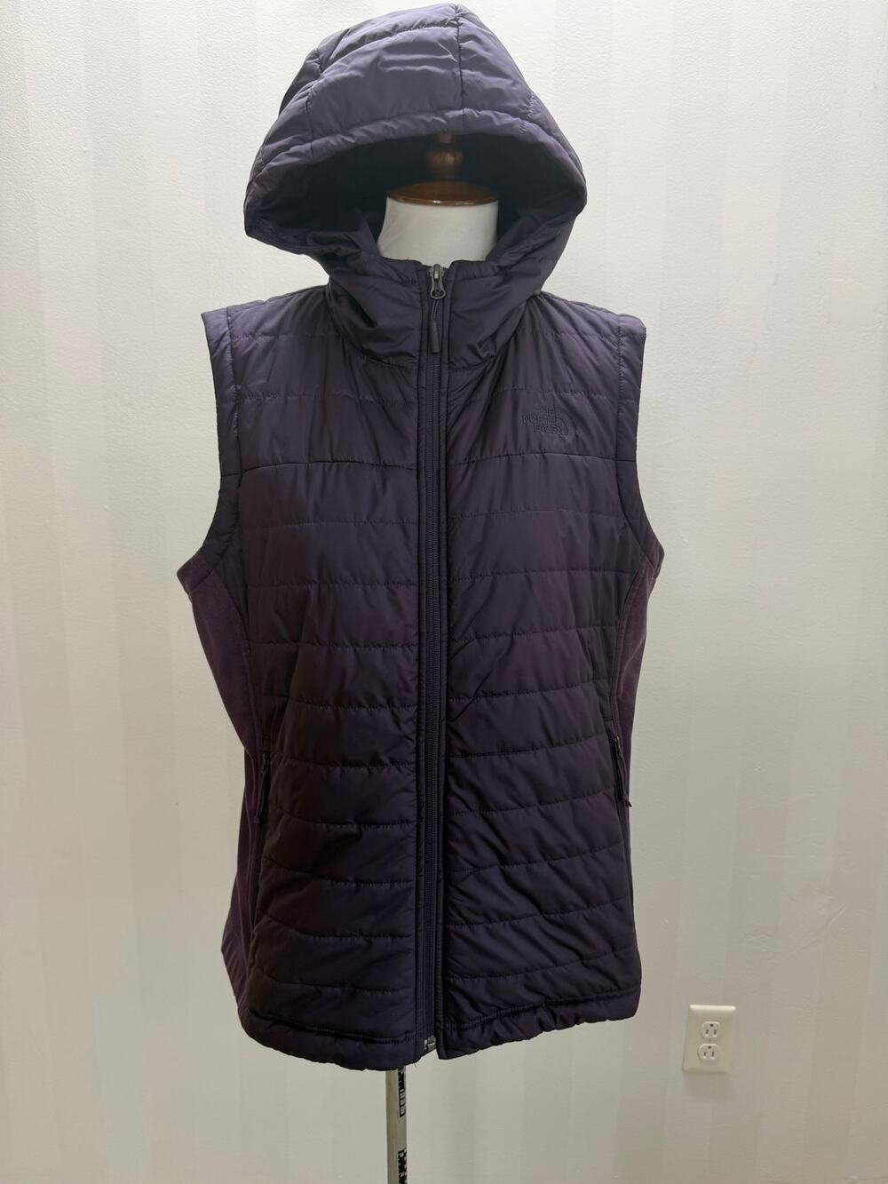 The North Face Purple Hooded Puffer Vest Full Zip Insulated Sz XL